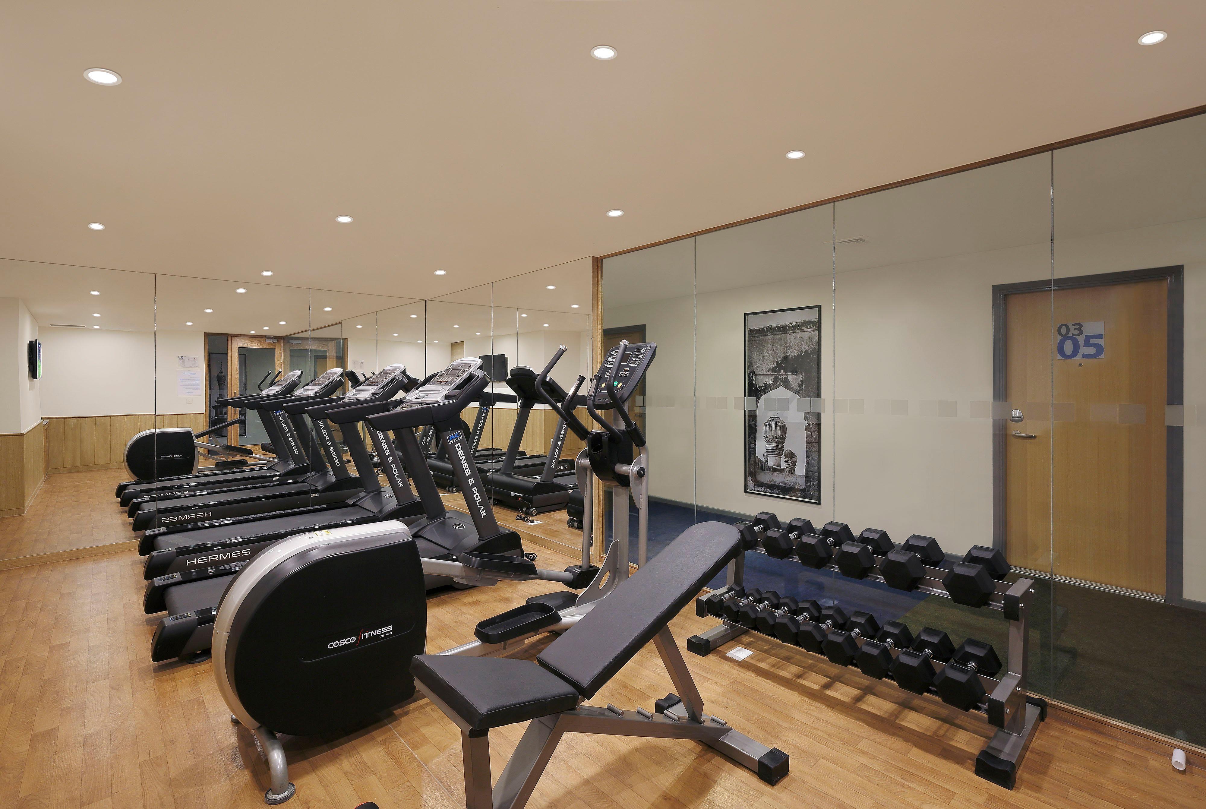 Express Banjara Hills By Ihg होटल 4*